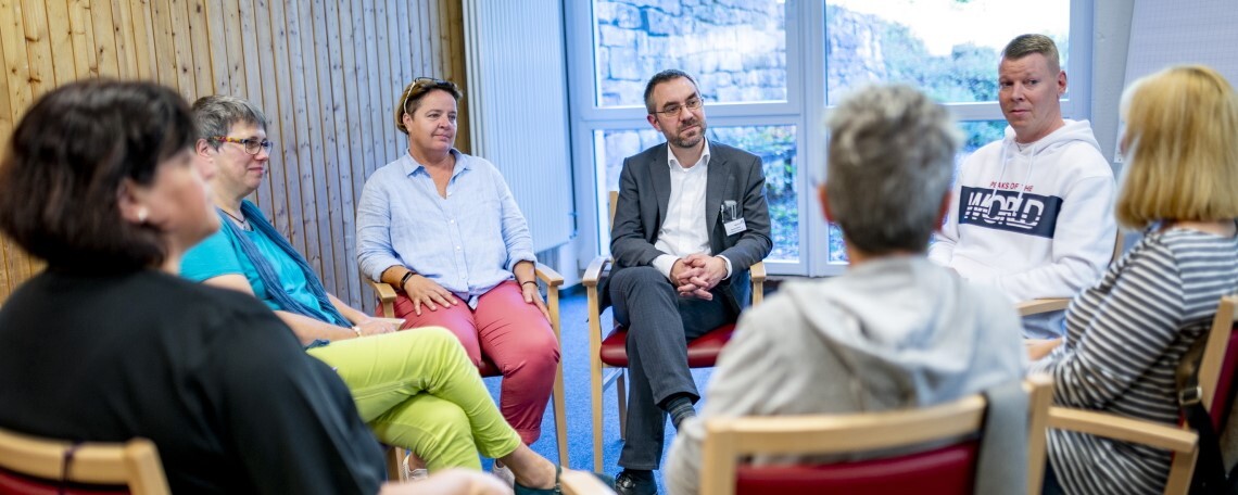 Psychologe (w/m/d) in Ausbildung zum Psychologischen Psychotherapeuten, 1. Bild